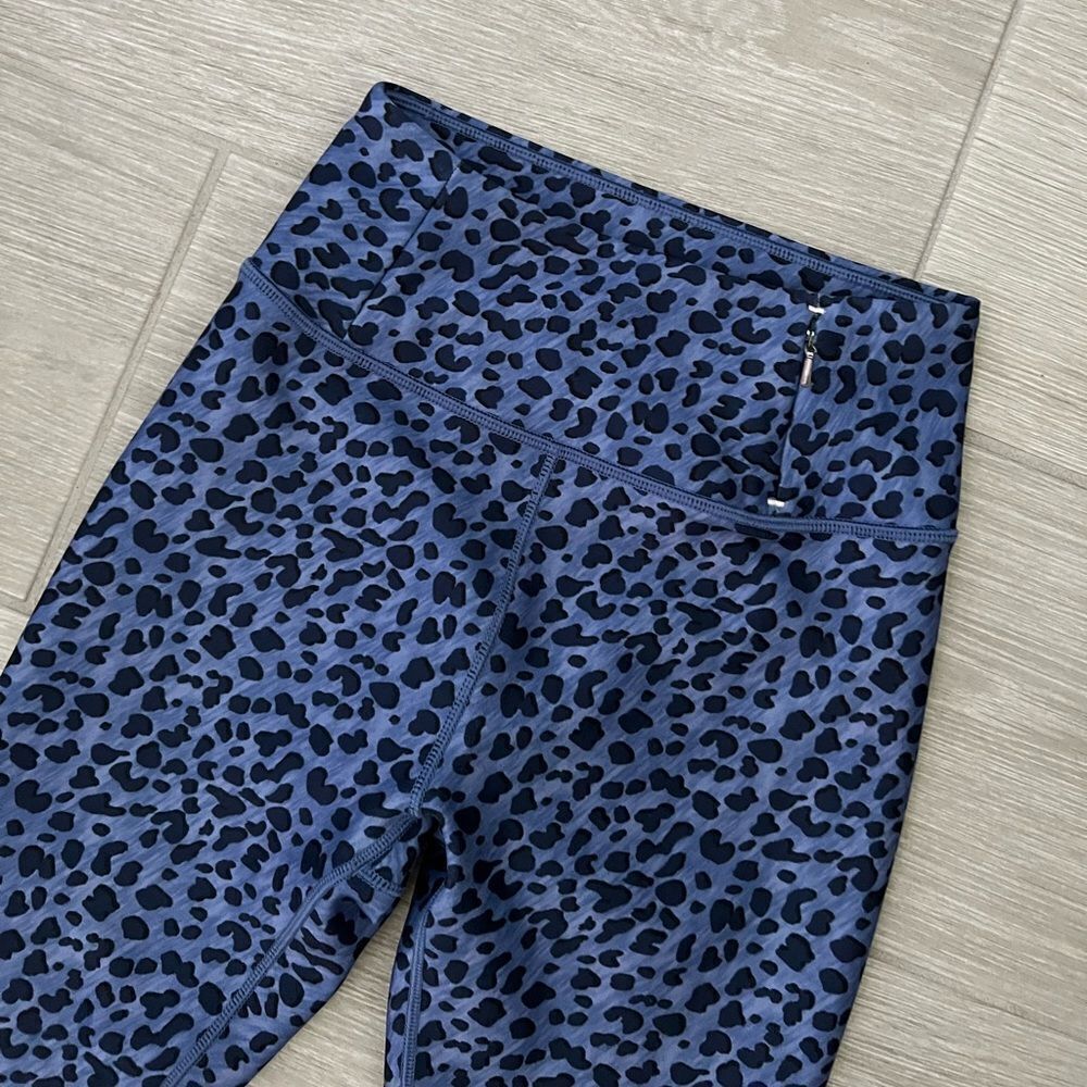 CALIA HIGH RISE LEGGINGS PURPLE / BLUE ZIPPER ANIMAL PRINT LEGGING SIZE XS - Picture 3 of 6
